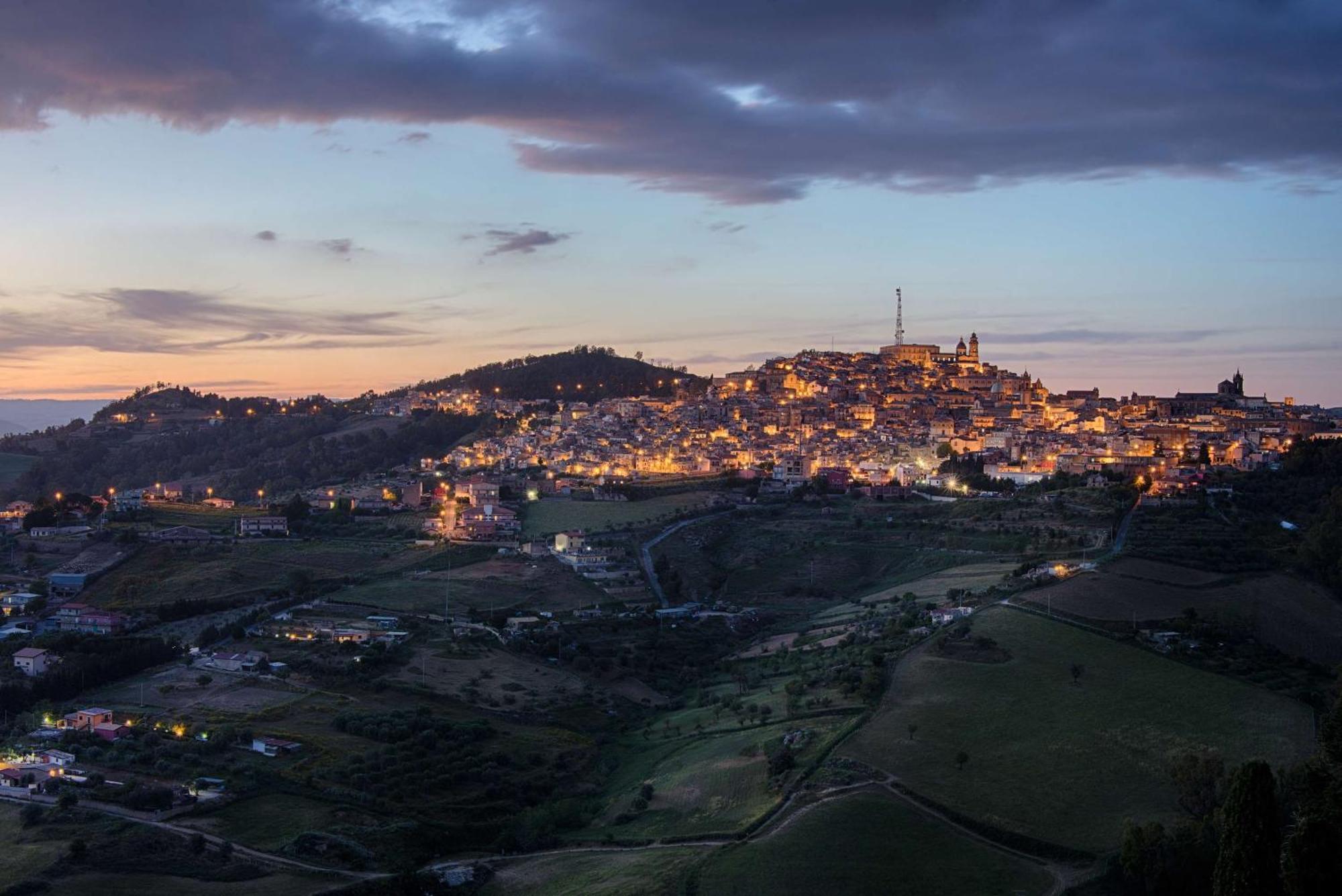 Nh Caltagirone Villa San Mauro Eksteriør bilde